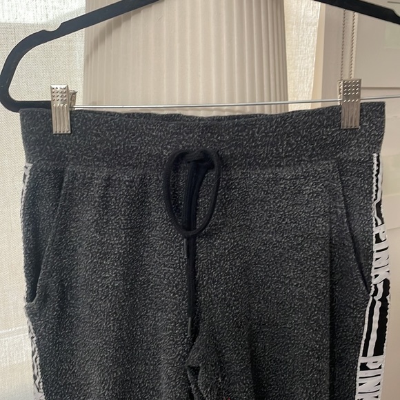 Bundle VS Pink and Forever 21 Sweat Pants and Forever 21 Legging XS - Picture 3 of 16